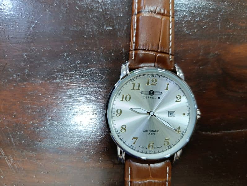 Zeppelin Smooth hand Date watch in 15000 only 9