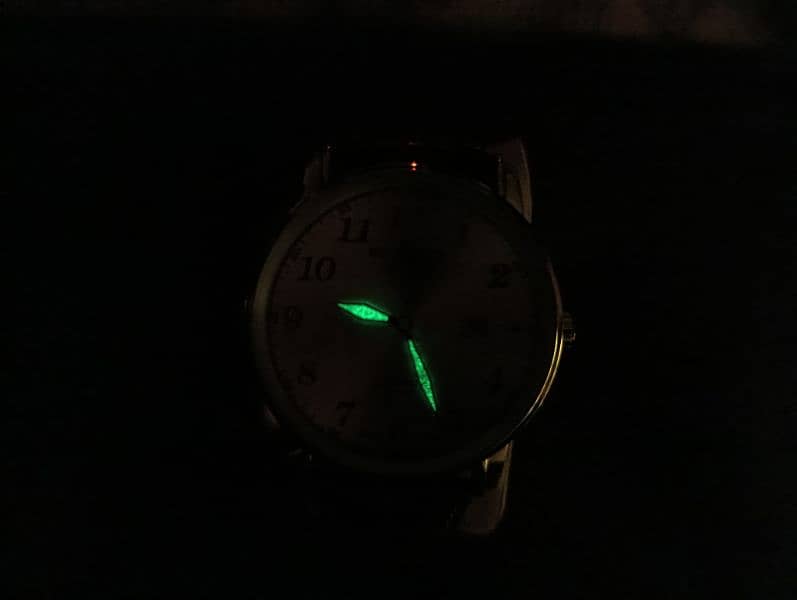 Zeppelin Smooth hand Date watch in 15000 only 18