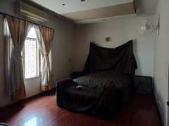 Ideal Location 1 Kanal Full House Is Available For Rent In Dha Phase 1