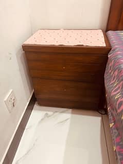 single bed with matress Available for sale
