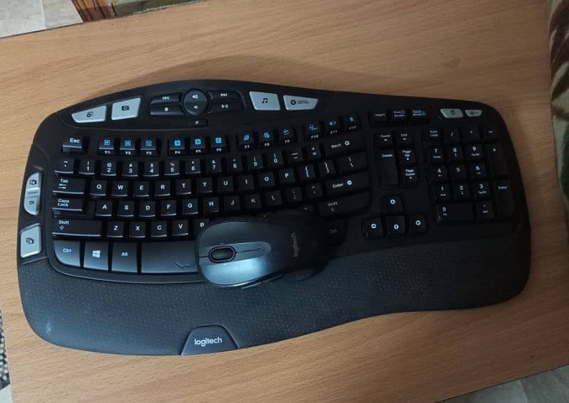 Logitech Wireless Mk335 Keyboard Mouse Combo 1