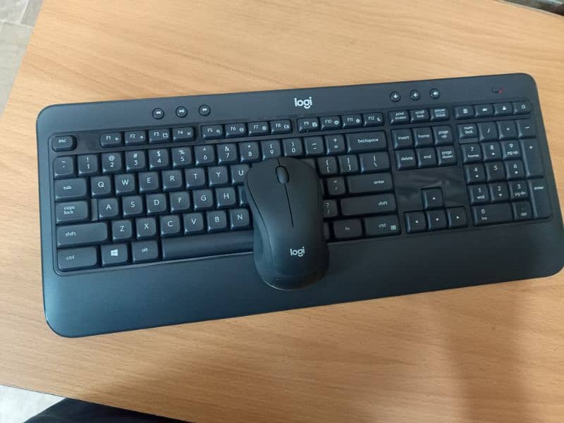 Logitech Wireless Mk335 Keyboard Mouse Combo 2