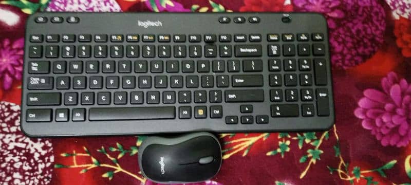 Logitech Wireless Mk335 Keyboard Mouse Combo 13