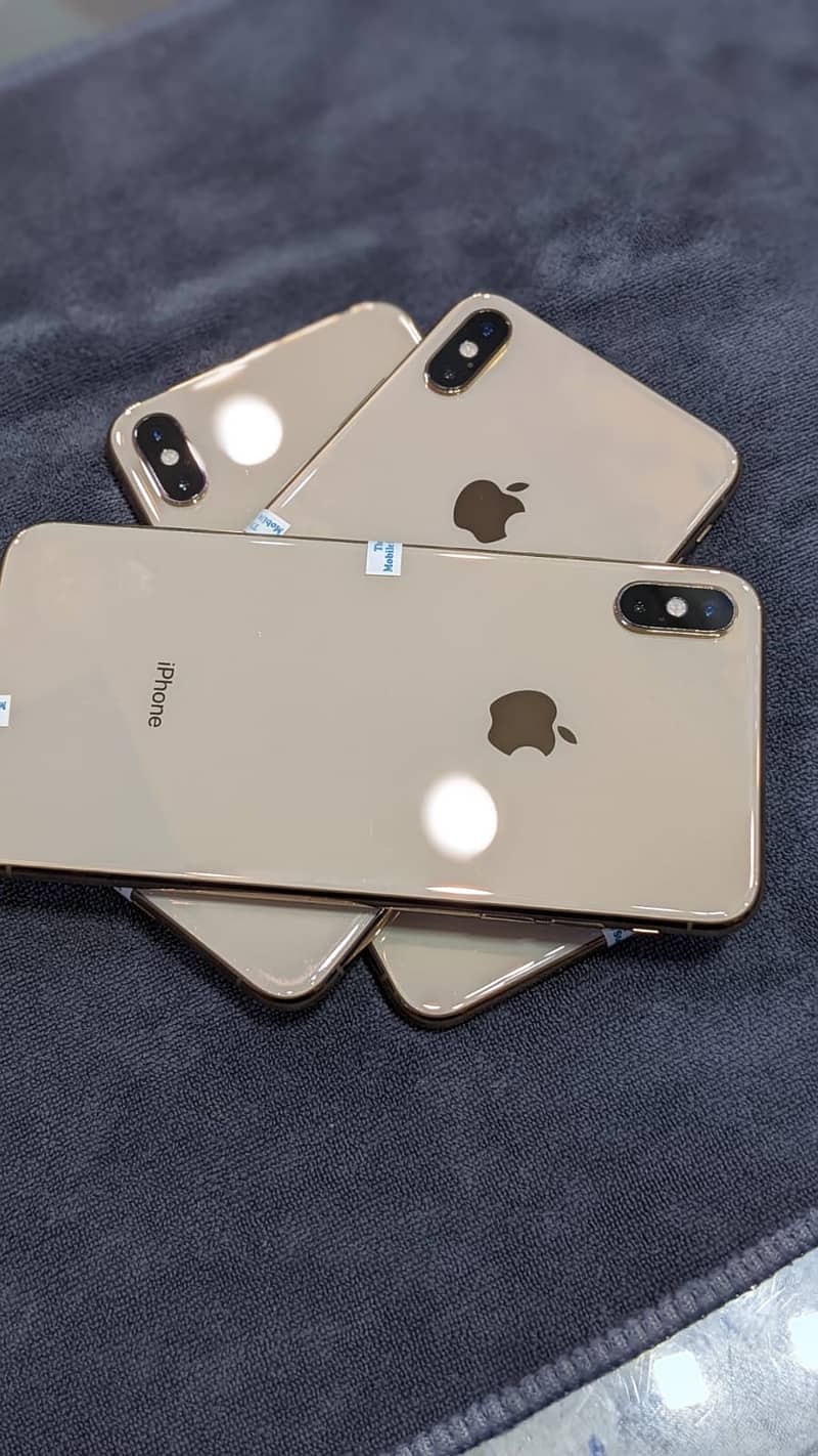 Apple iphone XS Max 64GB 85% B. H 4Months Sim Time 3