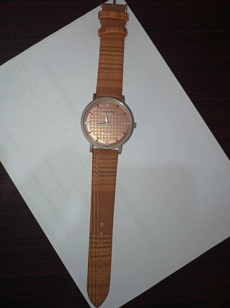 Bolun Round Dial watch in new condition 3