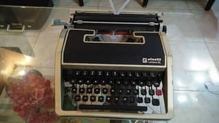 Olivetti typewriter made in span
