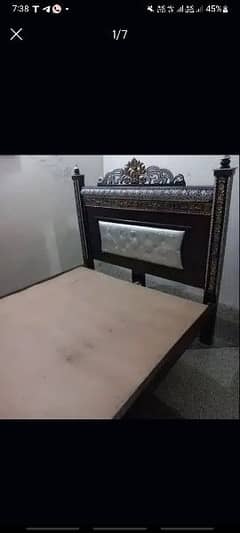 BED SET / BED / SIDE TABLES / DRESSING TABLE / WOODEN BED