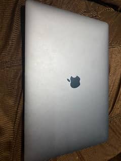 MacBook pro 2017 (16/512)