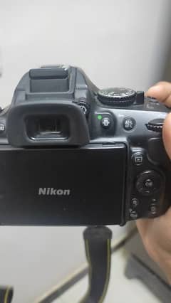 Nikon d5200 with travelling bag and original box