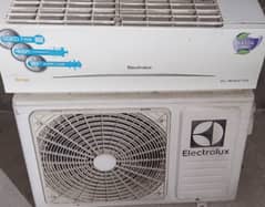 Electrolux DC inverter 1. ton used like new for sale 03008659384