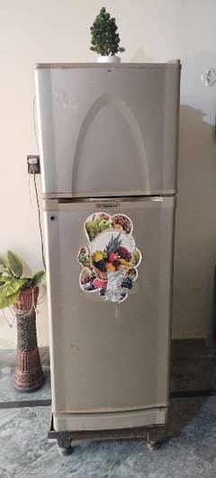 Dawlance fridge for Sale URGENTLY۔۔