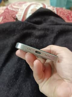 iphone 15 pro natural titanium