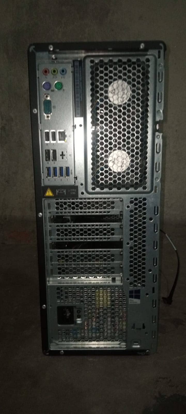 Lenovo P500 / E5 1650 V3 / 16GB Ram / 500GB HDD 3