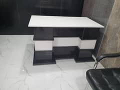 kisi bhi kisam ky marble table buy karny ky lia contact 03057523168