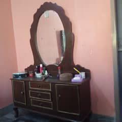 makeup mirror Table