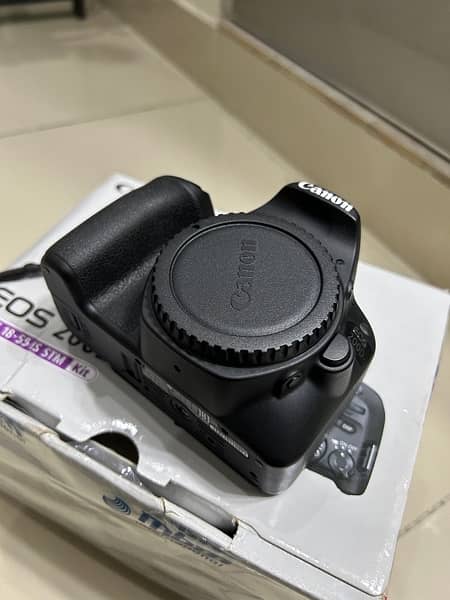 Canon 200D / Canon SL2 (with complete box) 5