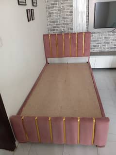 velvet tea pink bed used for 4 months