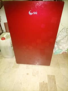 Urgent. Sg Glass door Room fridge 9/10 condition newly gas full