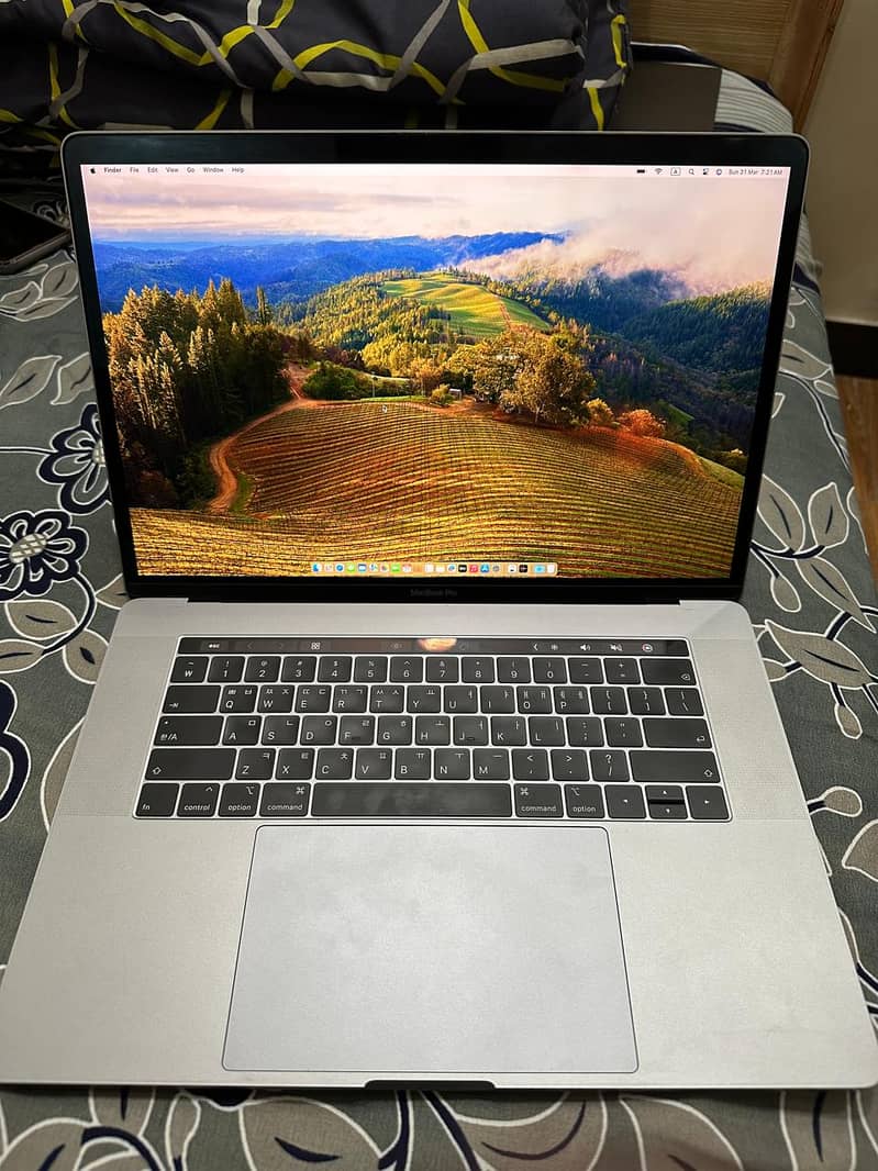 Macbook Pro 15 inch 2018 A1990 Not Turning ON (Read Full AD Carefully) 0