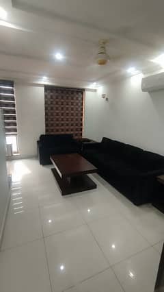 2 BED FULLY LUXURY FURNISH IDEAL LOCATION EXCELLENT FLAT FOR RENT IN BAHRIA TOWN LAHORE 0