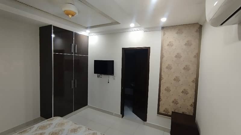 2 BED FULLY LUXURY FURNISH IDEAL LOCATION EXCELLENT FLAT FOR RENT IN BAHRIA TOWN LAHORE 16
