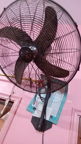 Pak fan company ka fan urgent sell karna ha 1