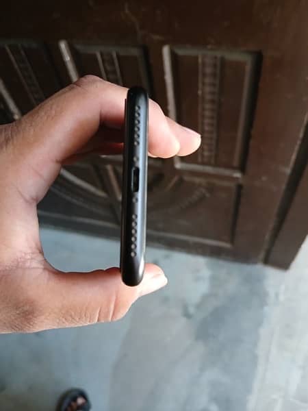 iPhone SE Non PTA(factory unlock) 5