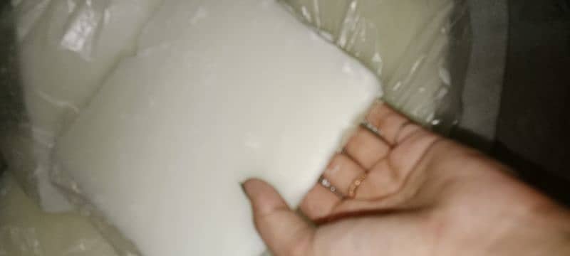 Pure Refined Paraffin wax at cheap prices. 1