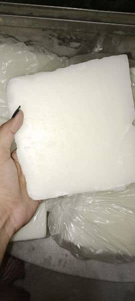 Pure Refined Paraffin wax at cheap prices. 2