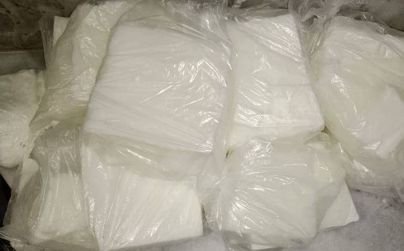 Pure Refined Paraffin wax at cheap prices. 3