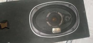 Kenwood speakers it's use for cars only 2 pairs of speakers with peti