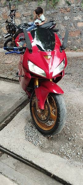 Suzuki GSXR 250cc (1992) 0