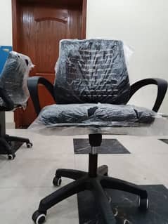 COMFORTABLE COMPUTER CHAIRS AVAILABLE