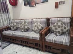 5 seater Sofa Set with cushions