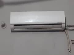 HAIER 1 TON DC INVERTER HEAT AND COOL GOOD CONDITION