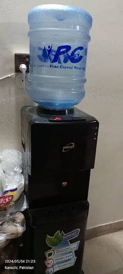 Homage water dispenser