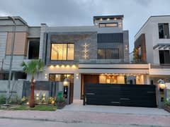 10 Marla Brand New Luxury House For Sale