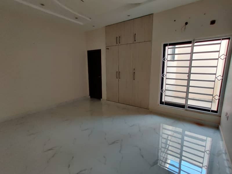 Buying A On Excellent Location House In Central Park Housing Scheme? 3