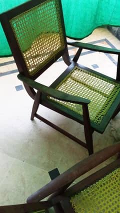 6 Regular sitting chairs wooden , good quality for sale