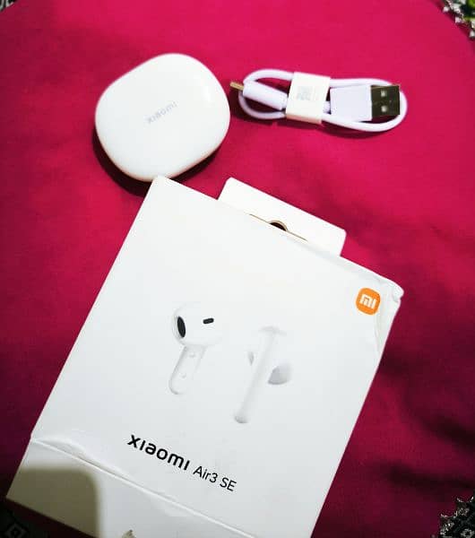 Xiaomi Air 3 SE 10 days used. 4000 Rs 1