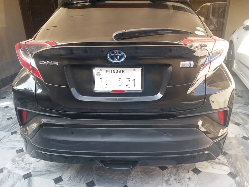 Toyota C-HR 2018 G Package Full option 16