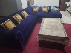 L shape sofa with 5 pillows