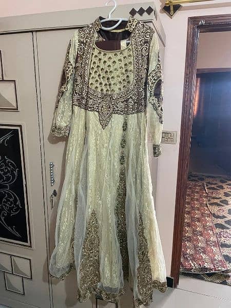 used party wear dresses 10/10 condition, kaam Kay kapray kaam kia hoye 2