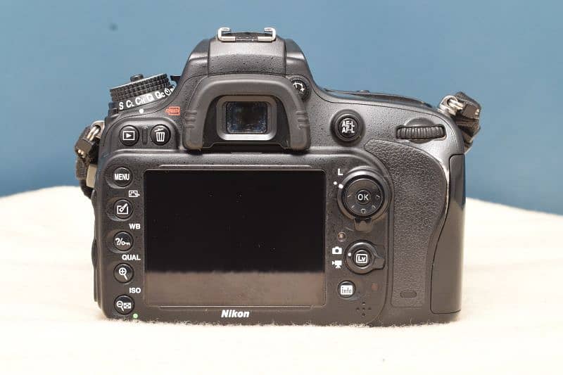 Nikon 610 0