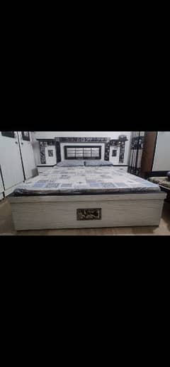 Bed with 2 side table for sale