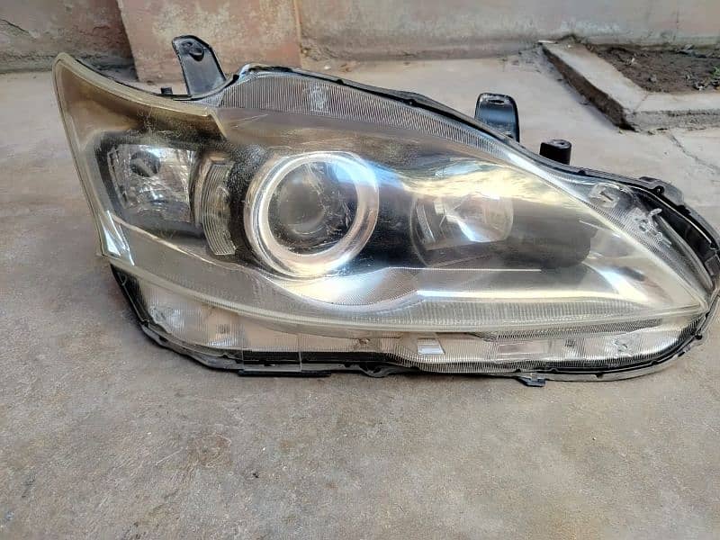 Lexus ct200h front light left side 0