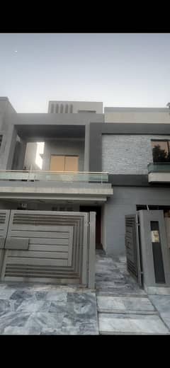 10 Marla Houses for Sale in Bahria Orchard, Lahore