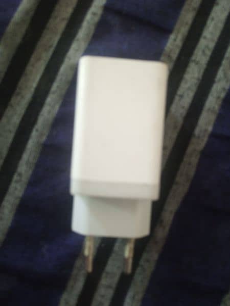 Oppo orgnal box wala adapter for sale Good condition 2 amper 10 watt 1