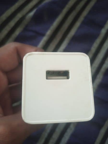 Oppo orgnal box wala adapter for sale Good condition 2 amper 10 watt 2