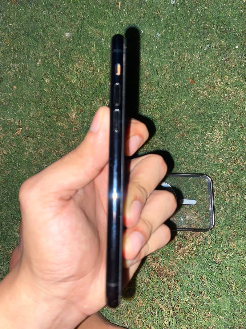 iphone 11 pro dual PTA Approved 5